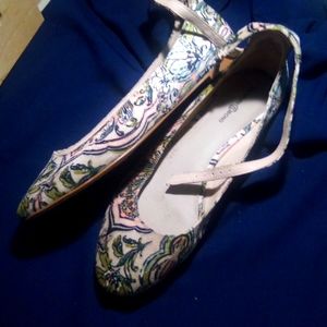 😘😍 Treasure & Bond Fabric upper Ankle strap flats